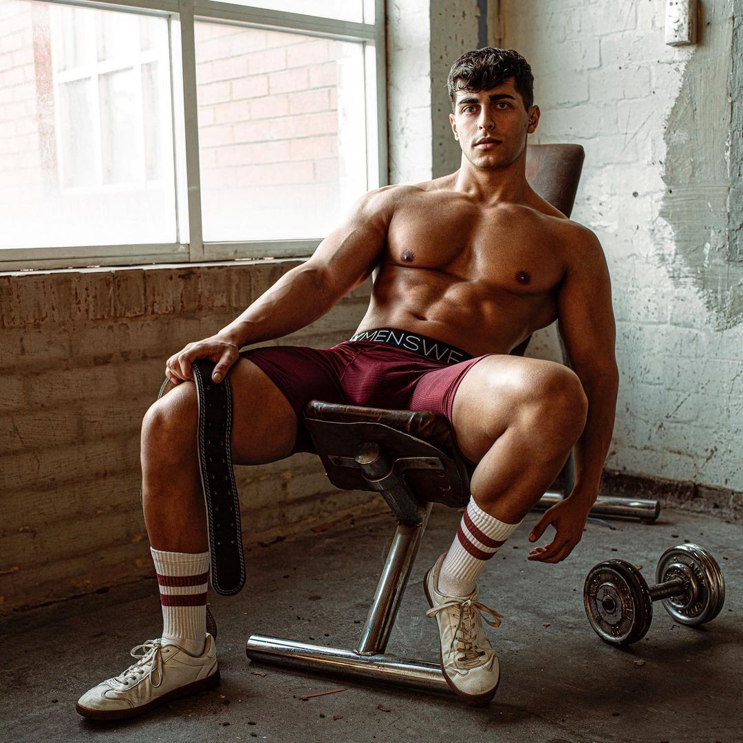 <b>Men's Underwear Dos and Don'ts: A Comprehensive Guide</b>