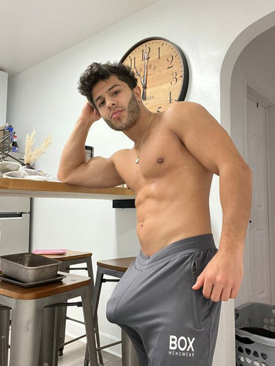 <b>The 'Supreme' Mojib lives up to his name in post-gym selfies 🍆</b>